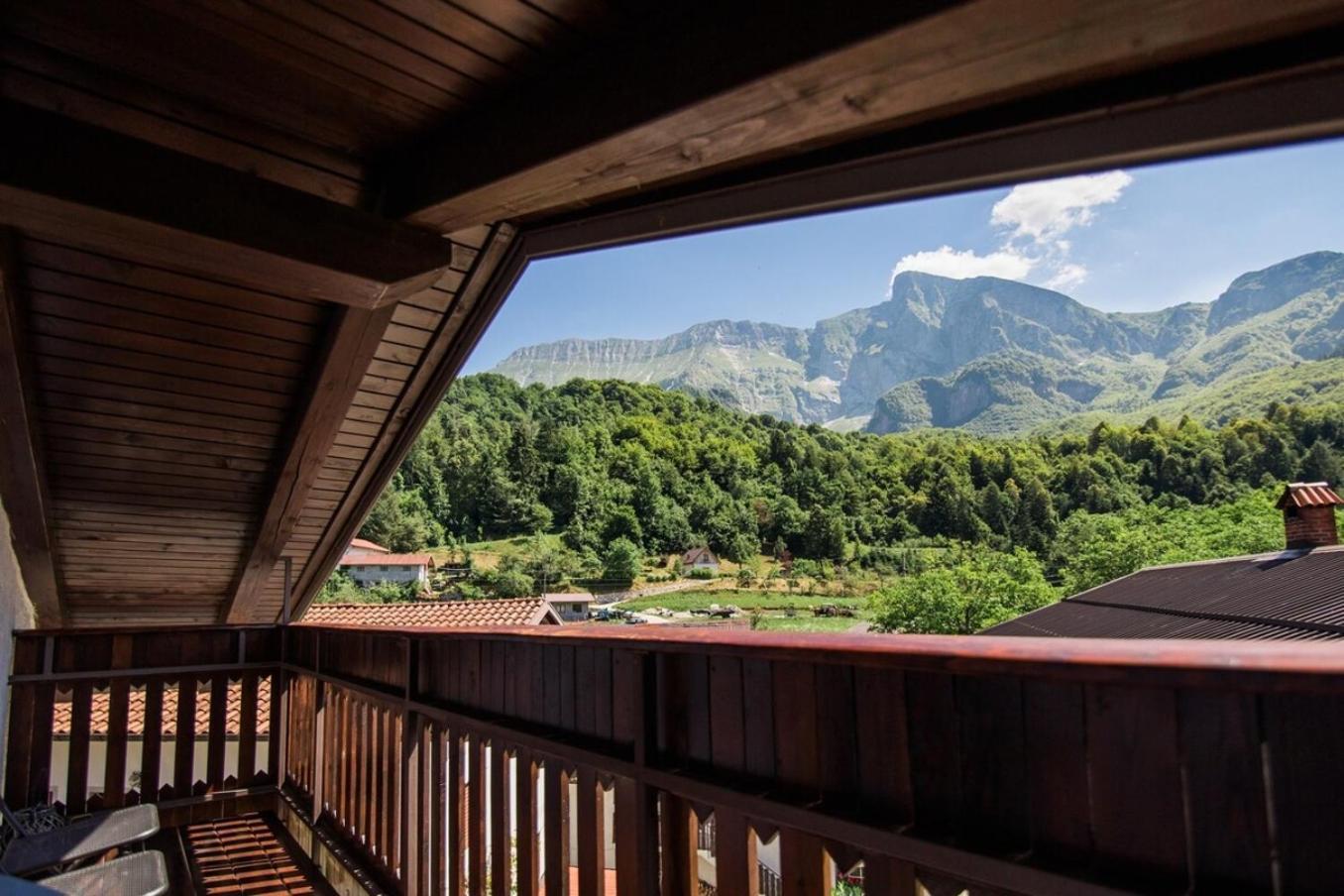 Apartma Luna With Mountain View Kobarid Kültér fotó